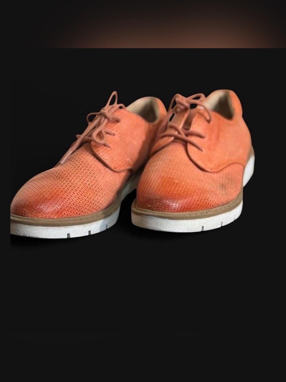 Söfft Coral Orange Perforated Leather Oxfords EUC Artsy Comfort Shoes 7 Classic
